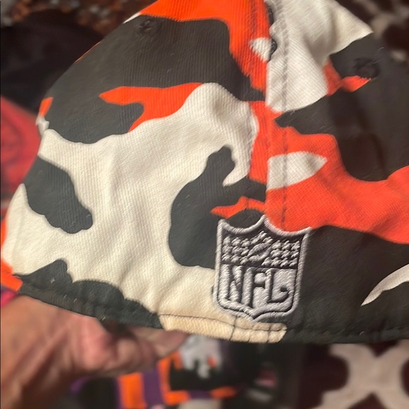 Cincinnati bengals Camo Baseball Cap wore 1-2 times like new - Picture 3 of 5